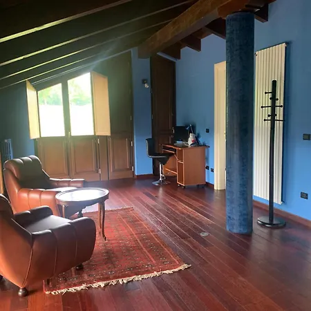 Villa Remarkable 6 Bedrooms Villapiemonte With Land *